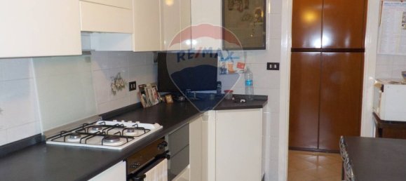 2-salle Appartement à Cologno Monzese, Italy No. 8344 12