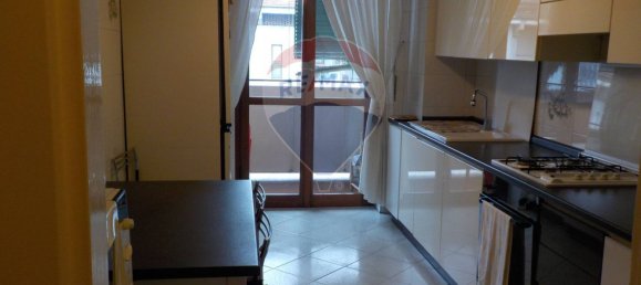 2-salle Appartement à Cologno Monzese, Italy No. 8344 10