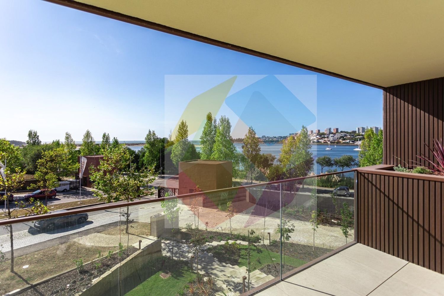 Квартира с 3 спальнями в Вила Нова ди Гая, Португалия № 123744