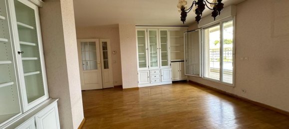 Apartamento de 2 dormitorios en Courbevoie, France No. 178234 3