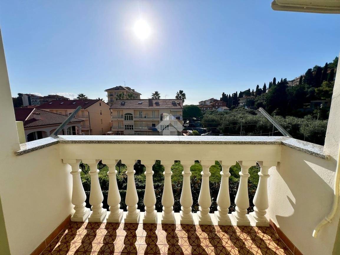 Apartamento de 2 dormitorios en San Lorenzo al Mare, Italy No. 78692