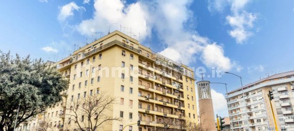 Квартира с 2 спальнями в Рим, Италия № 203198 32