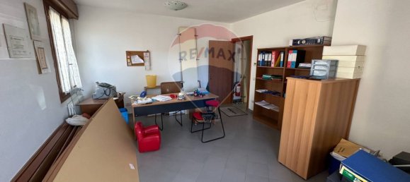 37m² Office in Parma, Italy No. 362476 8