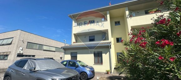 37m² Office in Parma, Italy No. 362476 2