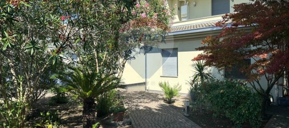 37m² Office in Parma, Italy No. 362476 13