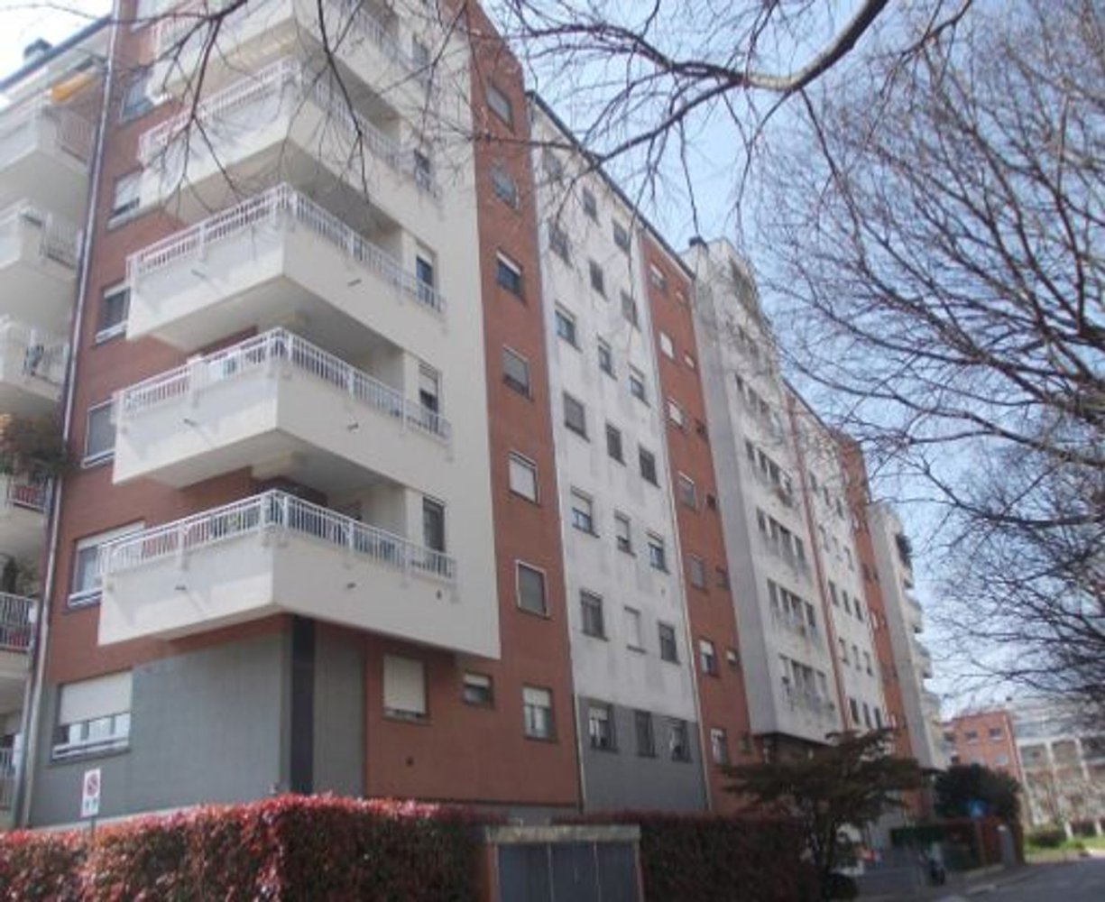 Apartamento de 2 dormitorios en Milan, Italy No. 357944