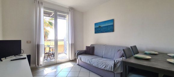 2-salle Appartement à Albenga, Italy No. 272378 4