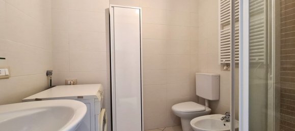 2-salle Appartement à Albenga, Italy No. 272378 11