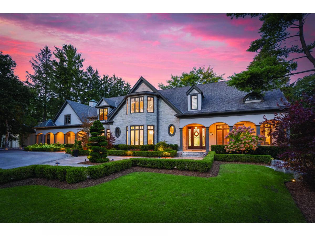 5 bedrooms House in Mississauga, Canada No. 496