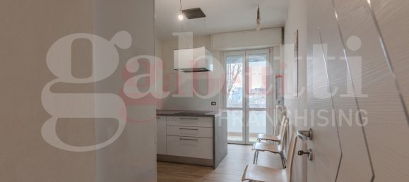 Apartamento T3 em Milan, Italy N.º 246192 8