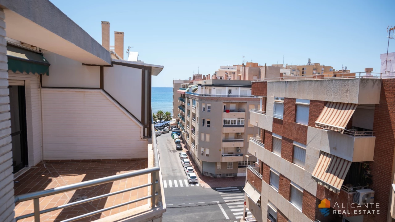 2 bedrooms Penthouse in Torrevieja, Spain No. 43483