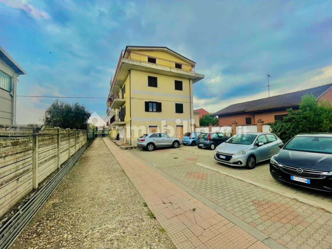 2 bedrooms Apartment in Alessandria, Italy No. 83621