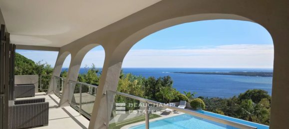 5 bedrooms Villa in Cannes, France No. 295456 10