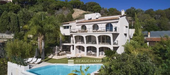 5 bedrooms Villa in Cannes, France No. 295456 8