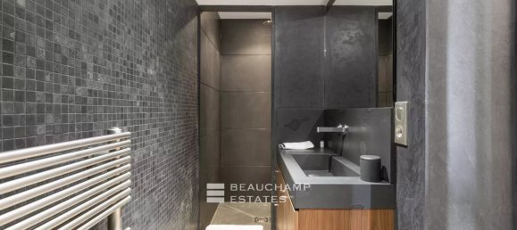 5 bedrooms Villa in Cannes, France No. 295456 9