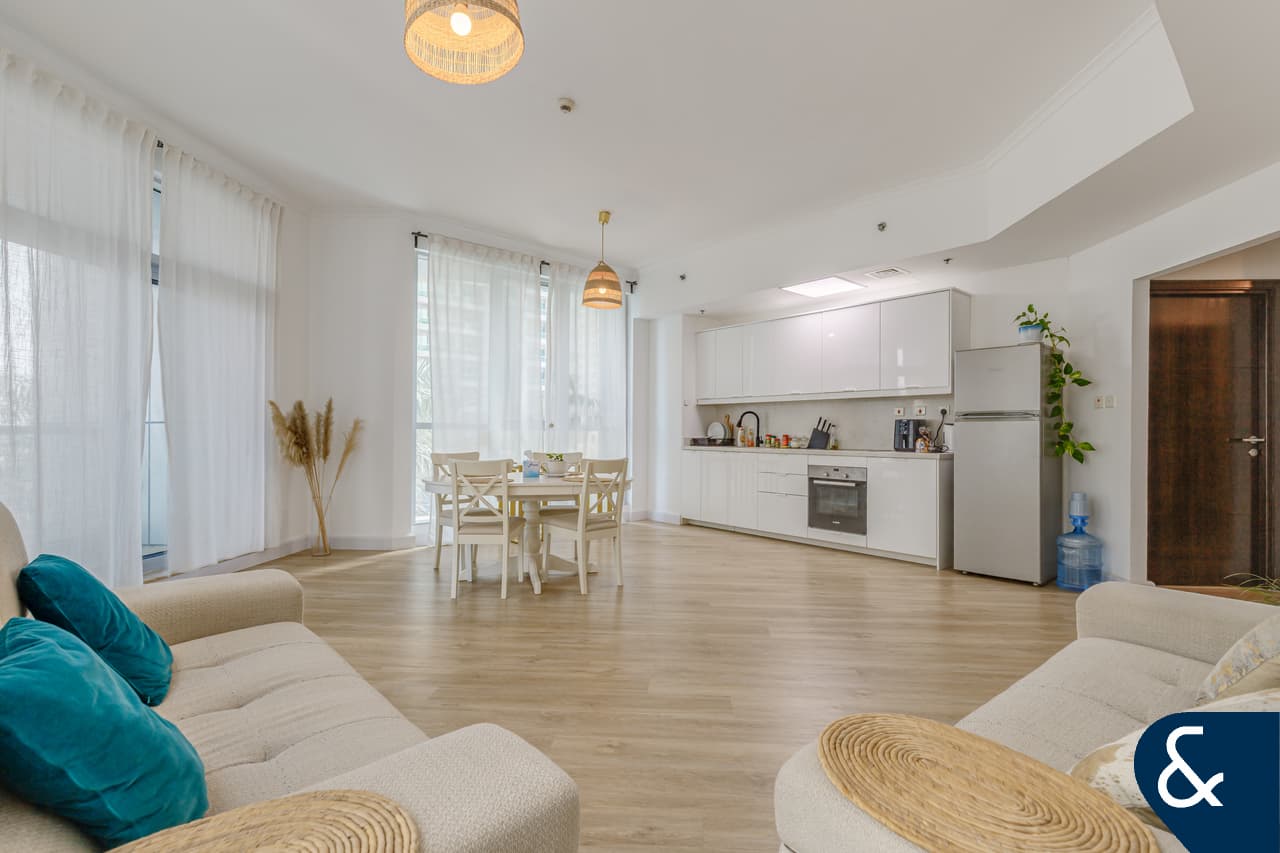 2 bedrooms Apartment in THE TORCH, Dubai Marina, UAE No. 119080