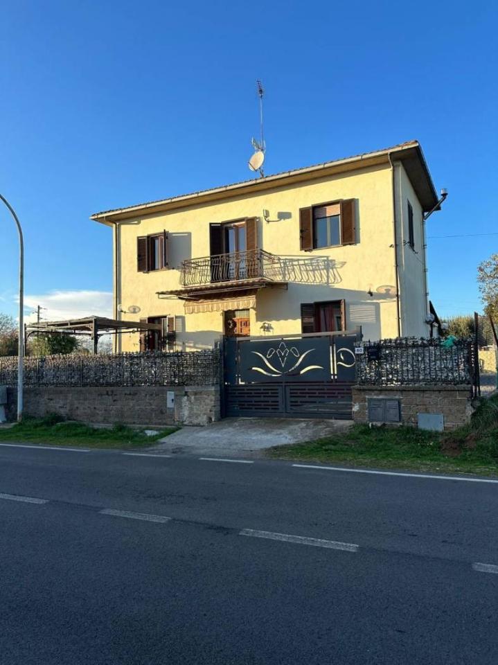 4-salle Villa à Bassano in Teverina, Italy No. 28257