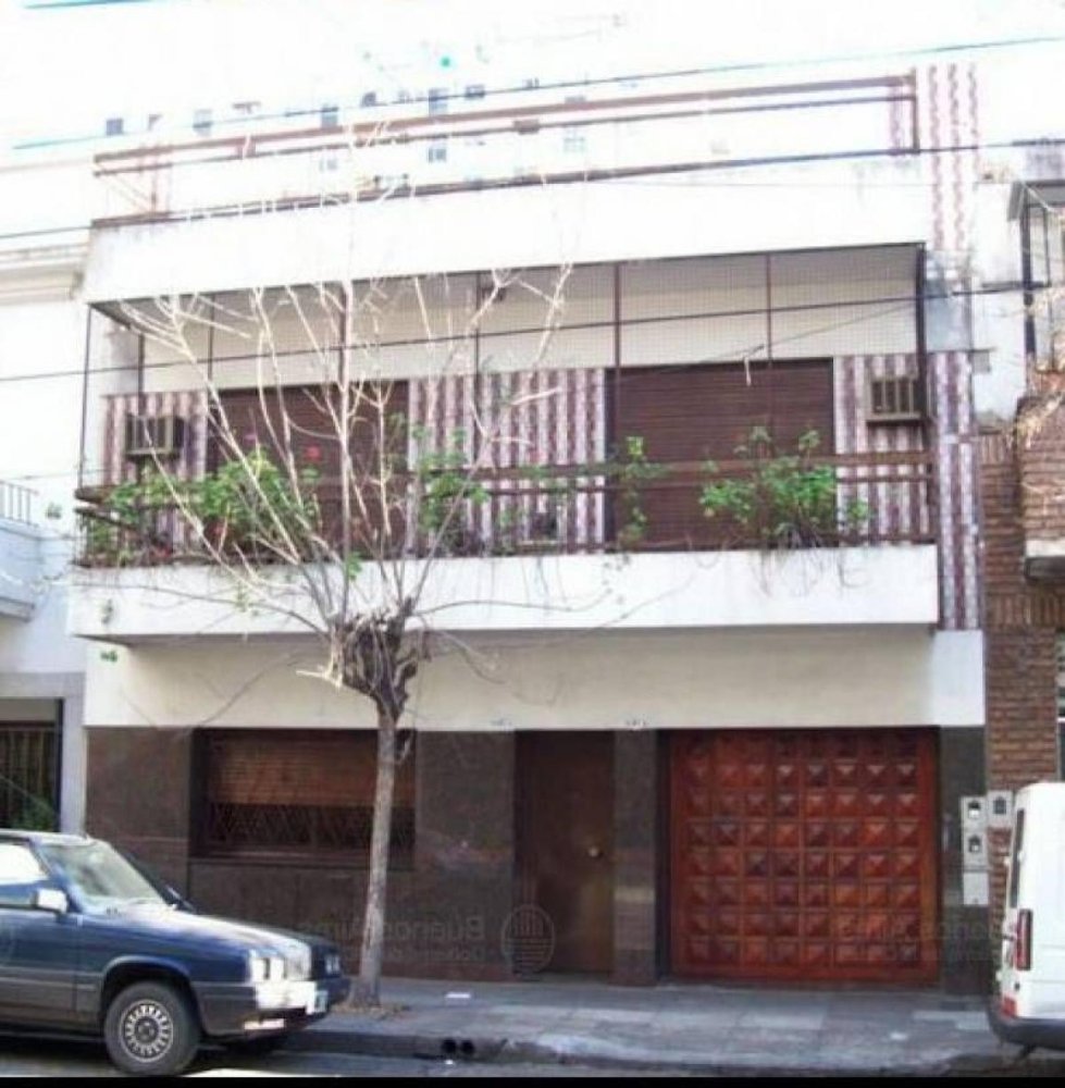 520m² Building in Buenos Aires, Argentina No. 104319
