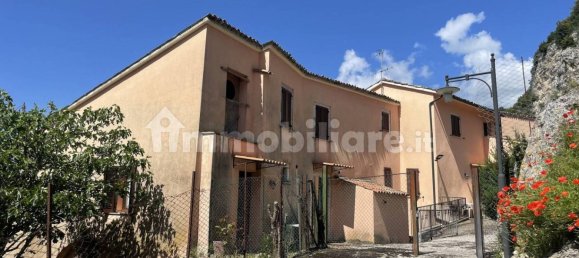 5 rooms Building in Cerreto di Spoleto, Italy No. 74999 8