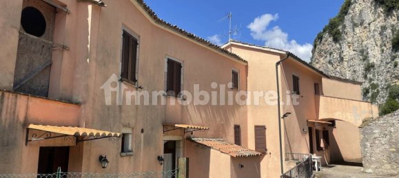 5 rooms Building in Cerreto di Spoleto, Italy No. 74999 9
