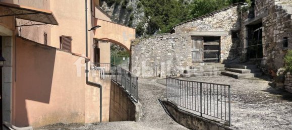 5 rooms Building in Cerreto di Spoleto, Italy No. 74999 27