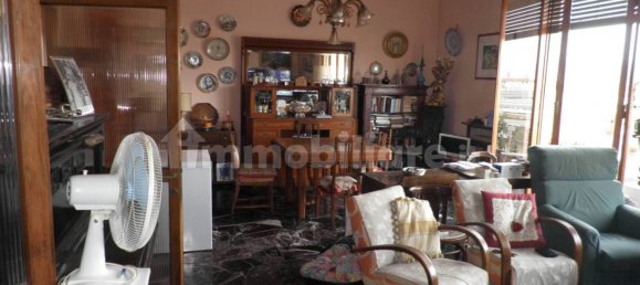 2 Schlafzimmer Wohnung in Florence, Italy, Nr. 323132 4