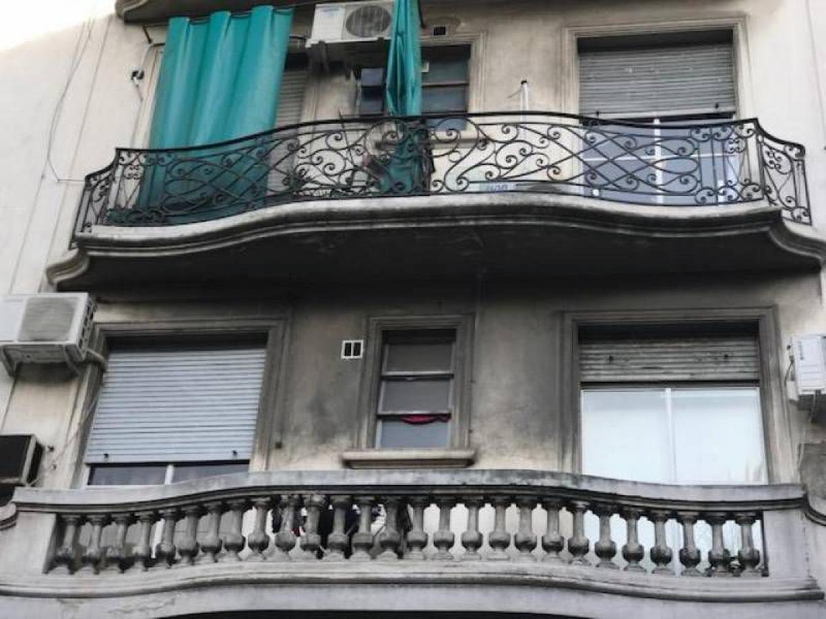 300m² Office in Buenos Aires, Argentina No. 104969