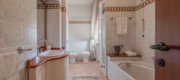 6 rooms House in Capolona, Italy No. 129965 8