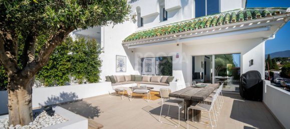 4 bedrooms Townhouse in Marbella, Spain No. 103437 2