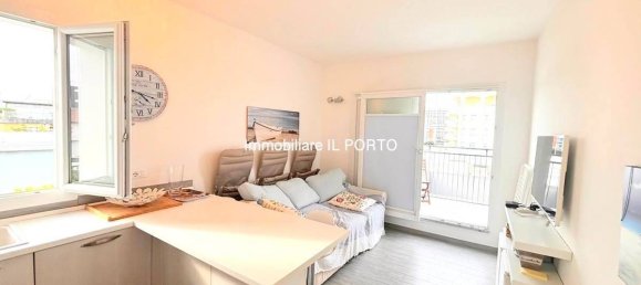 Пентхаус с 2 спальнями в Комаккьо, Италия № 108960 6