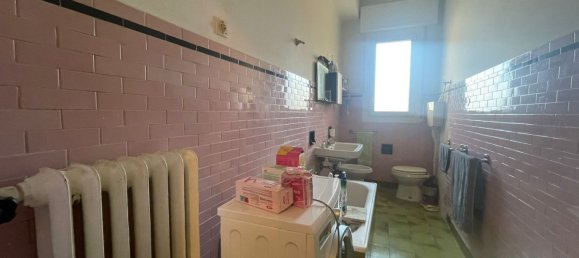 5 rooms Apartment in Bologna, Italy No. 24922 12