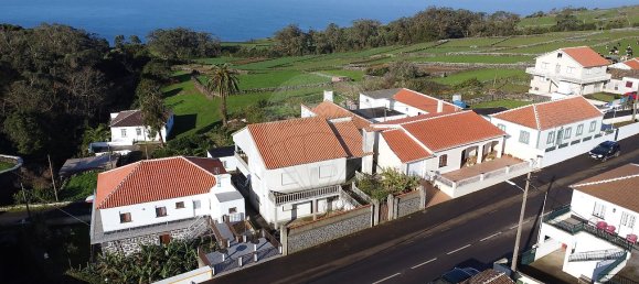 4 bedrooms House in Angra do Heroismo, Portugal No. 45084 7