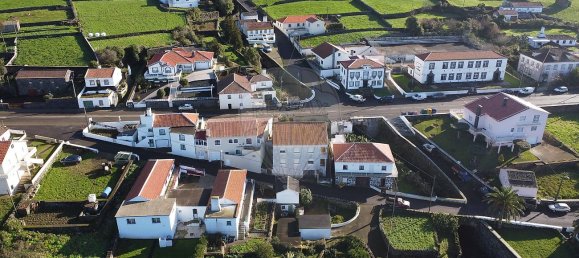 4 bedrooms House in Angra do Heroismo, Portugal No. 45084 6