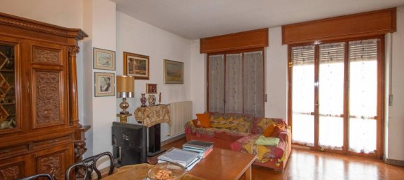 9 rooms House in Trino, Italy No. 41022 5
