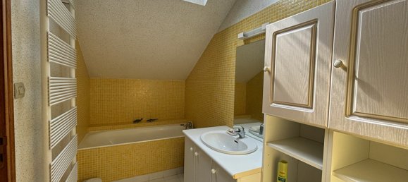 2 bedrooms House in Thizay, France No. 216601 9