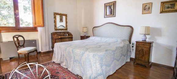 6 rooms Villa in Montemurlo, Italy No. 21813 8