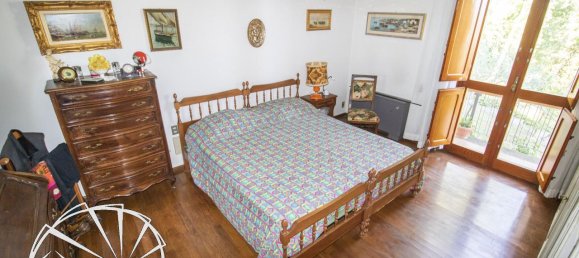 6 rooms Villa in Montemurlo, Italy No. 21813 22