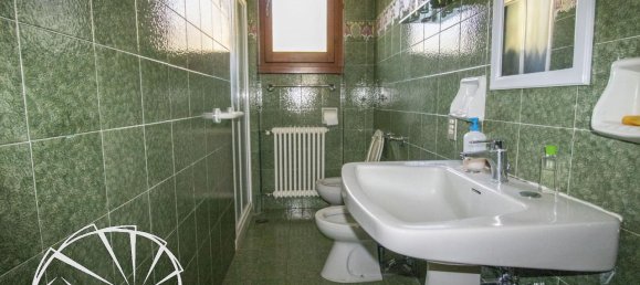 6 rooms Villa in Montemurlo, Italy No. 21813 17