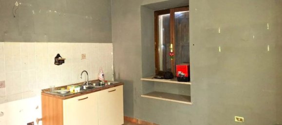 7 rooms Apartment in Gualdo Tadino, Italy No. 45875 5