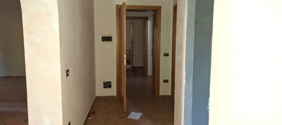 7 rooms Apartment in Gualdo Tadino, Italy No. 45875 6