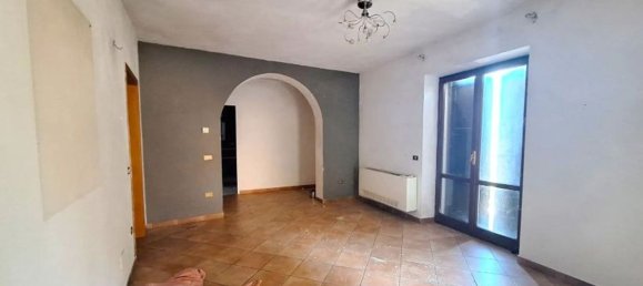 7 rooms Apartment in Gualdo Tadino, Italy No. 45875 3