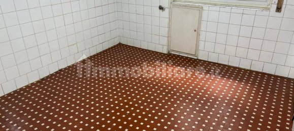 2 Schlafzimmer Wohnung in Genoa, Italy, Nr. 329868 6