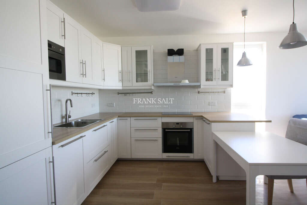 2 bedrooms Apartment in Ta' Xbiex, Malta No. 9424