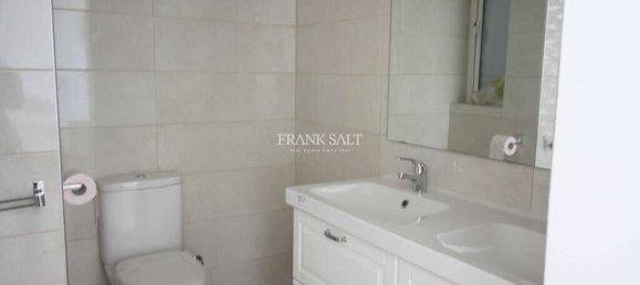 2 bedrooms Apartment in Ta' Xbiex, Malta No. 9424 8