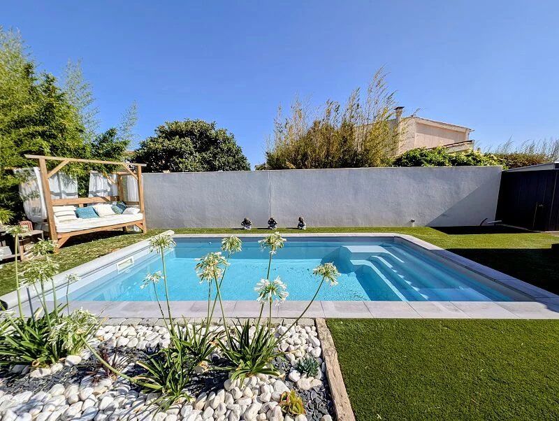 Casa de 4 dormitorios en Miramas, France No. 343671