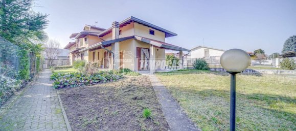 Casa de 2 dormitorios en Fagnano Olona, Italy No. 94044 16