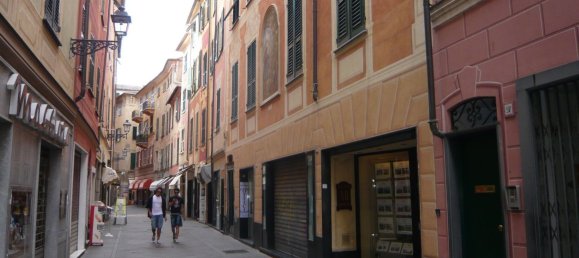 Apartamento de 4 dormitorios en Rapallo, Italy No. 379595 17