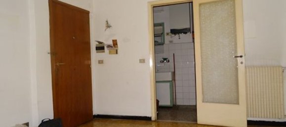 Apartamento de 4 dormitorios en Rapallo, Italy No. 379595 3