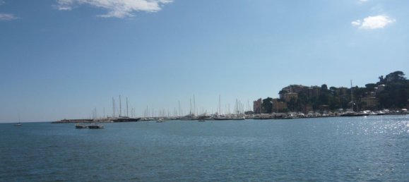 Apartamento de 4 dormitorios en Rapallo, Italy No. 379595 18