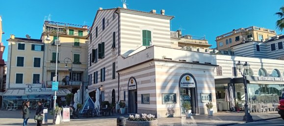 Apartamento de 4 dormitorios en Rapallo, Italy No. 379595 11